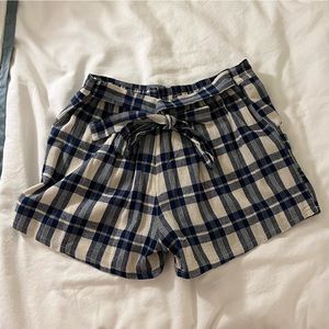 Plaid shorts with tie belt